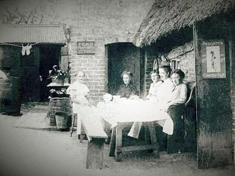 Elliott's Tea Gardens - Clifton Village